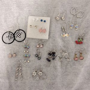 Lot: Earrings
